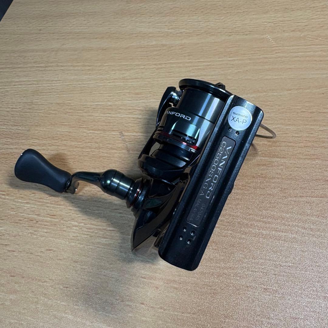 SHIMANO 24ヴァンフォードC2500XG【美品】