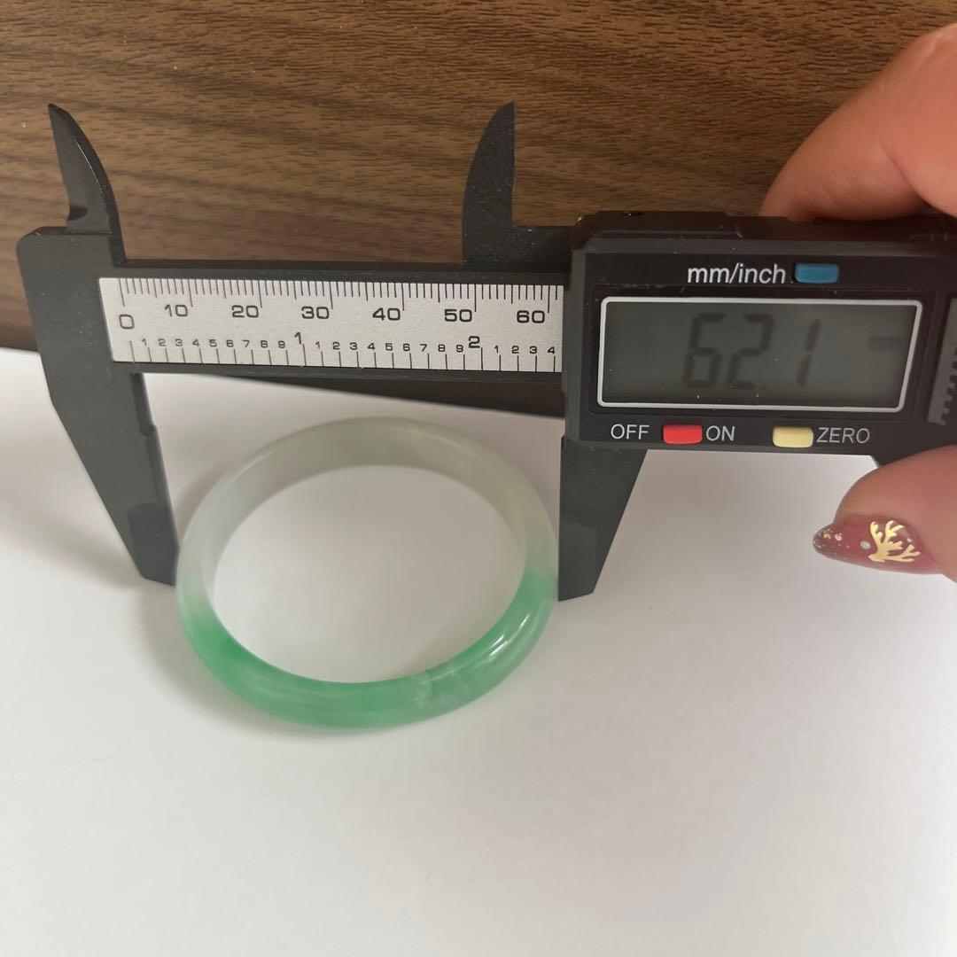 椭円型翡翠バングル