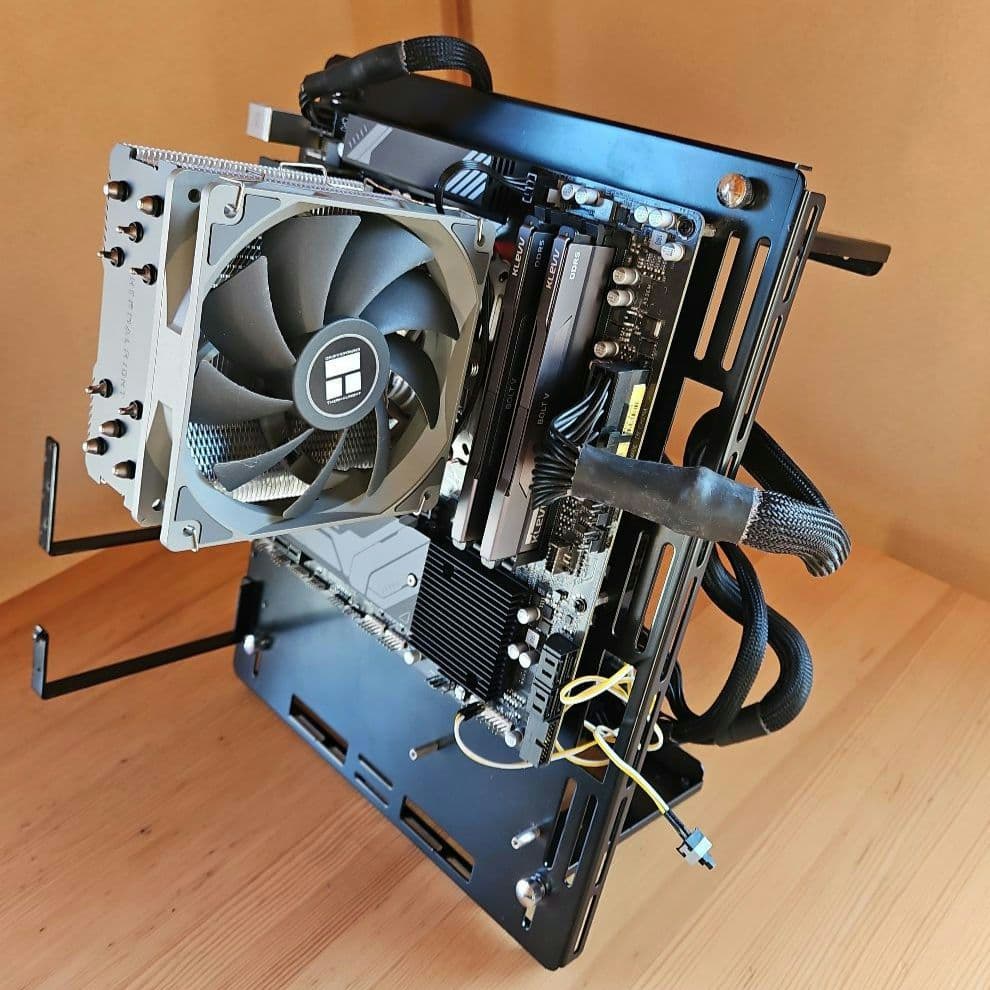 自作PC　Ryzen9 7950X/メモリ32GB/SSD256GB　グラボ無し