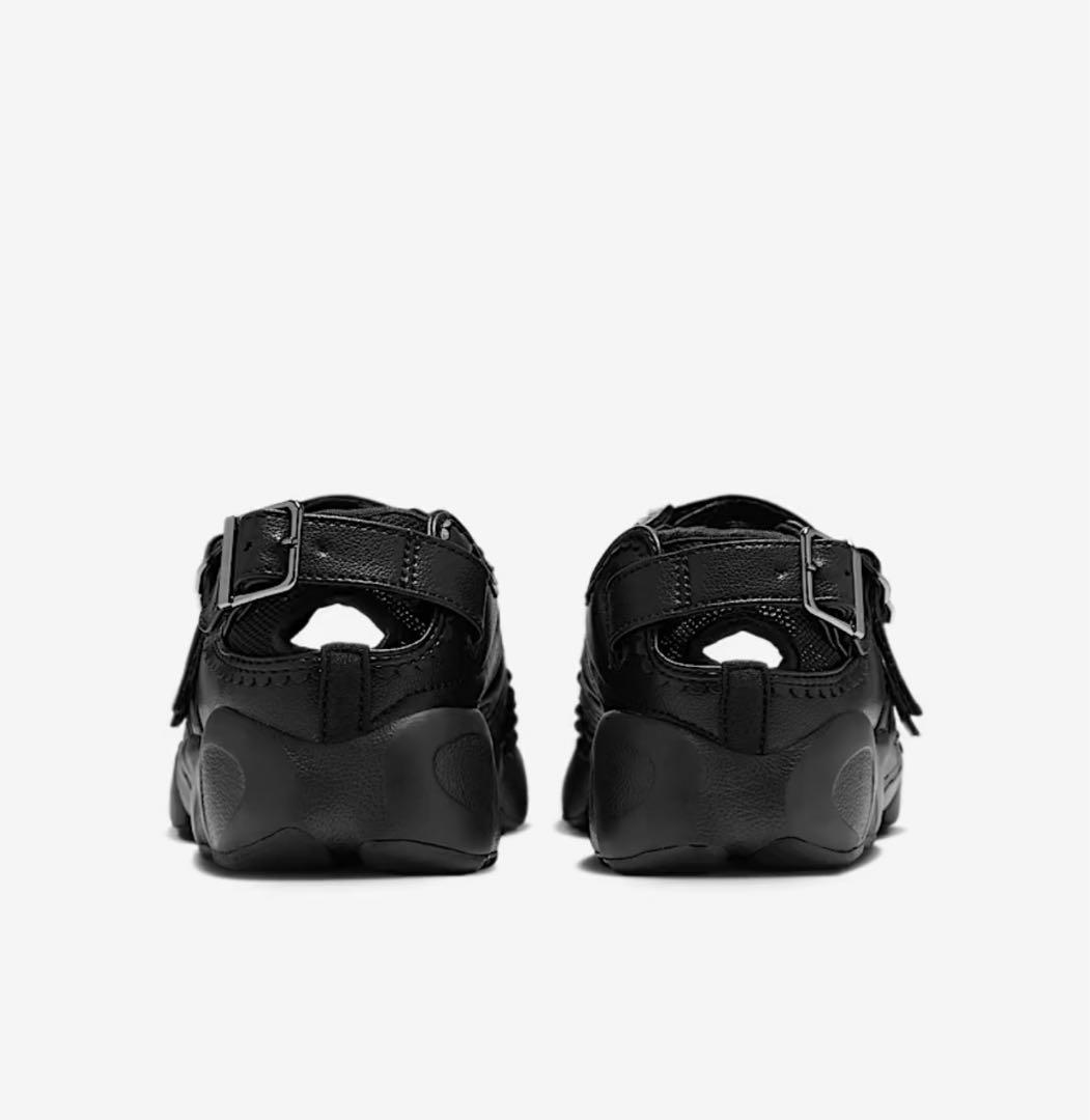 〈新品未使用〉Nike リフト　ブラック　24cm