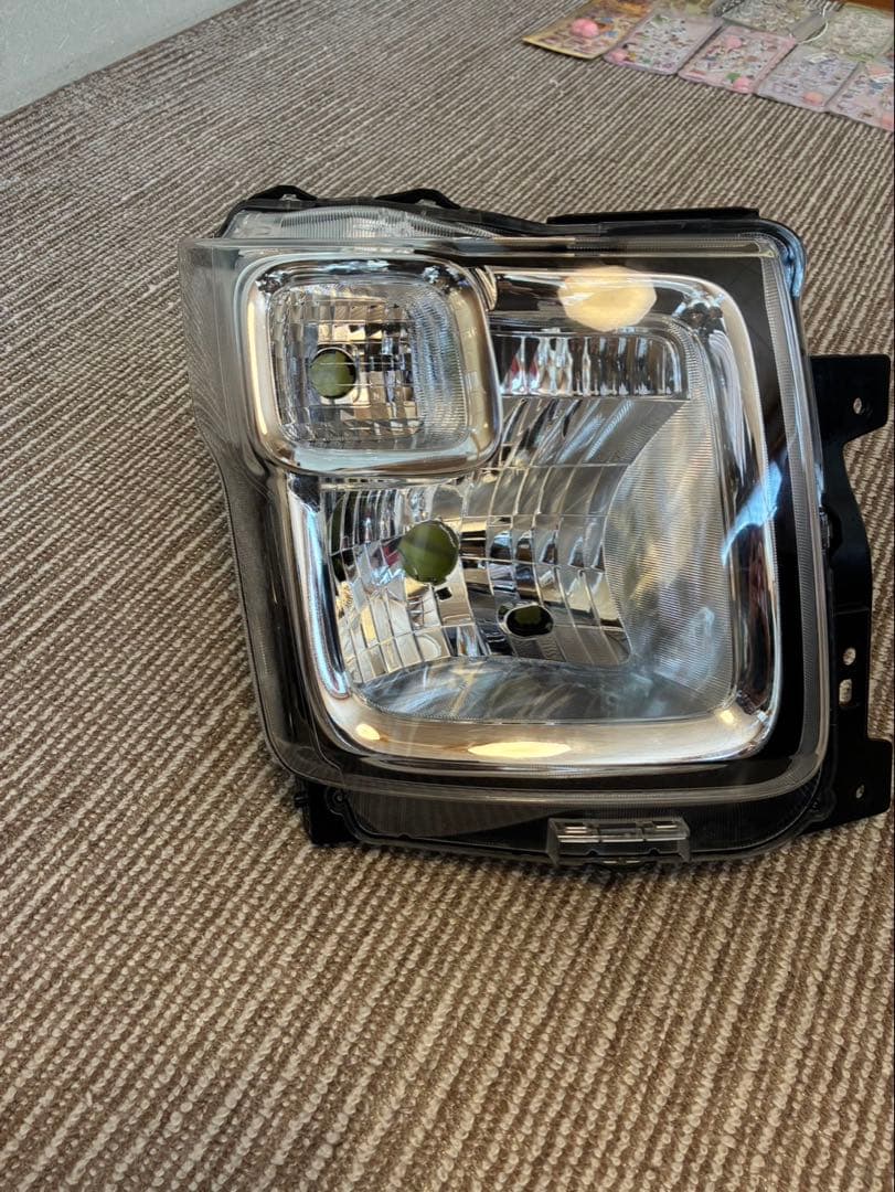 スオンスズキ　ワゴンR⭐︎純正右ヘッドライト　35120-56T02