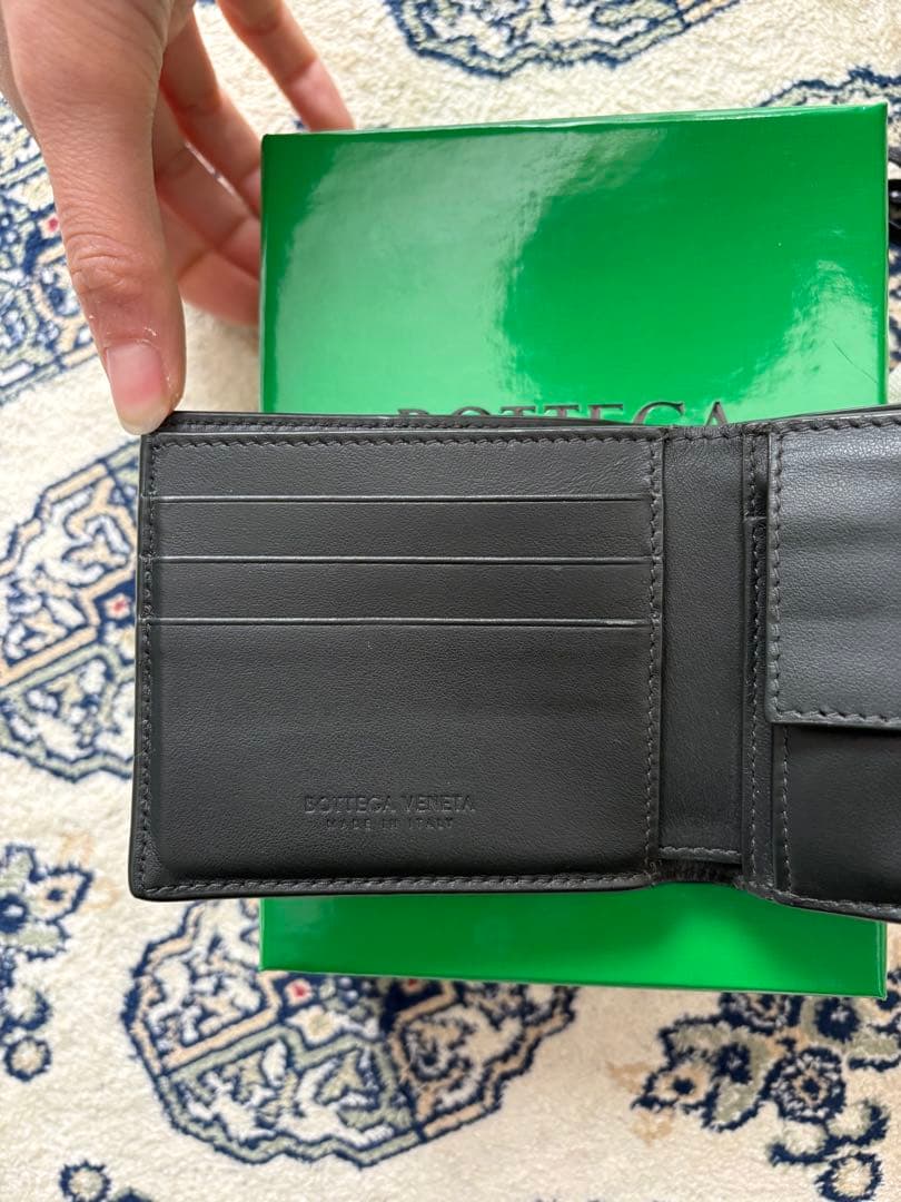 【値下げ】BOTTEGA VENETA カセット　二つ折り財布　ダークモス