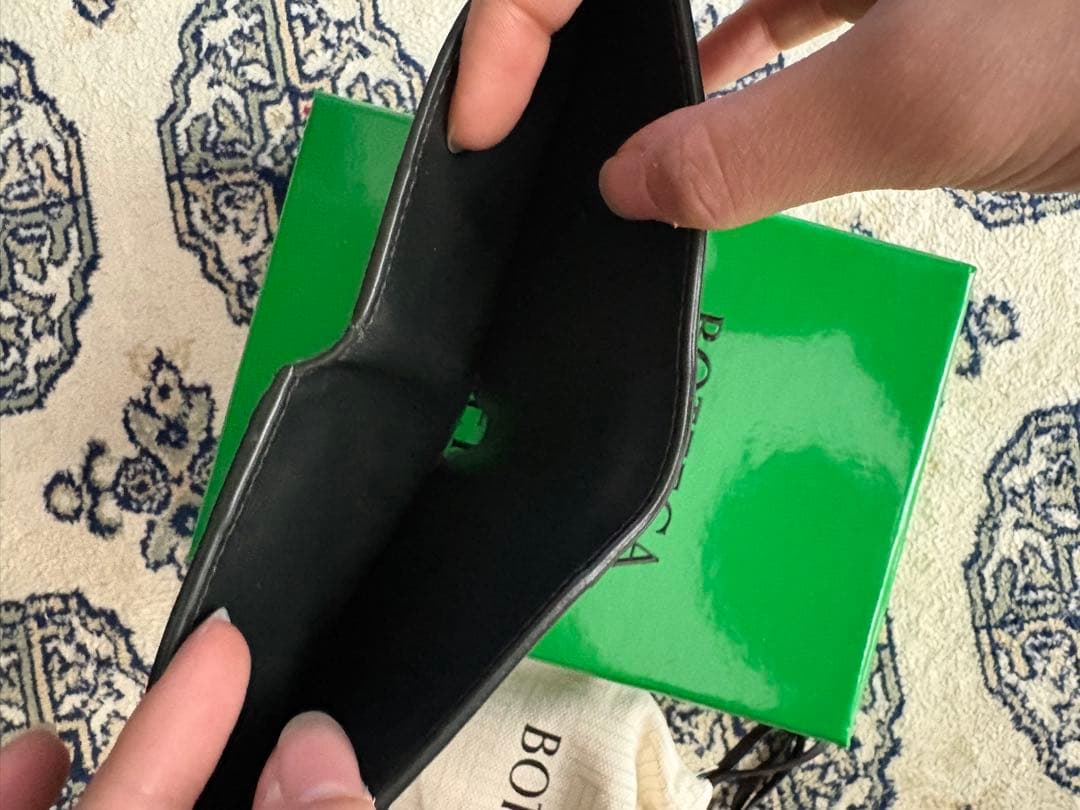 【値下げ】BOTTEGA VENETA カセット　二つ折り財布　ダークモス