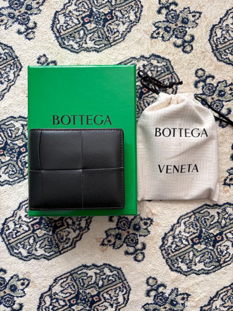 【値下げ】BOTTEGA VENETA カセット　二つ折り財布　ダークモス