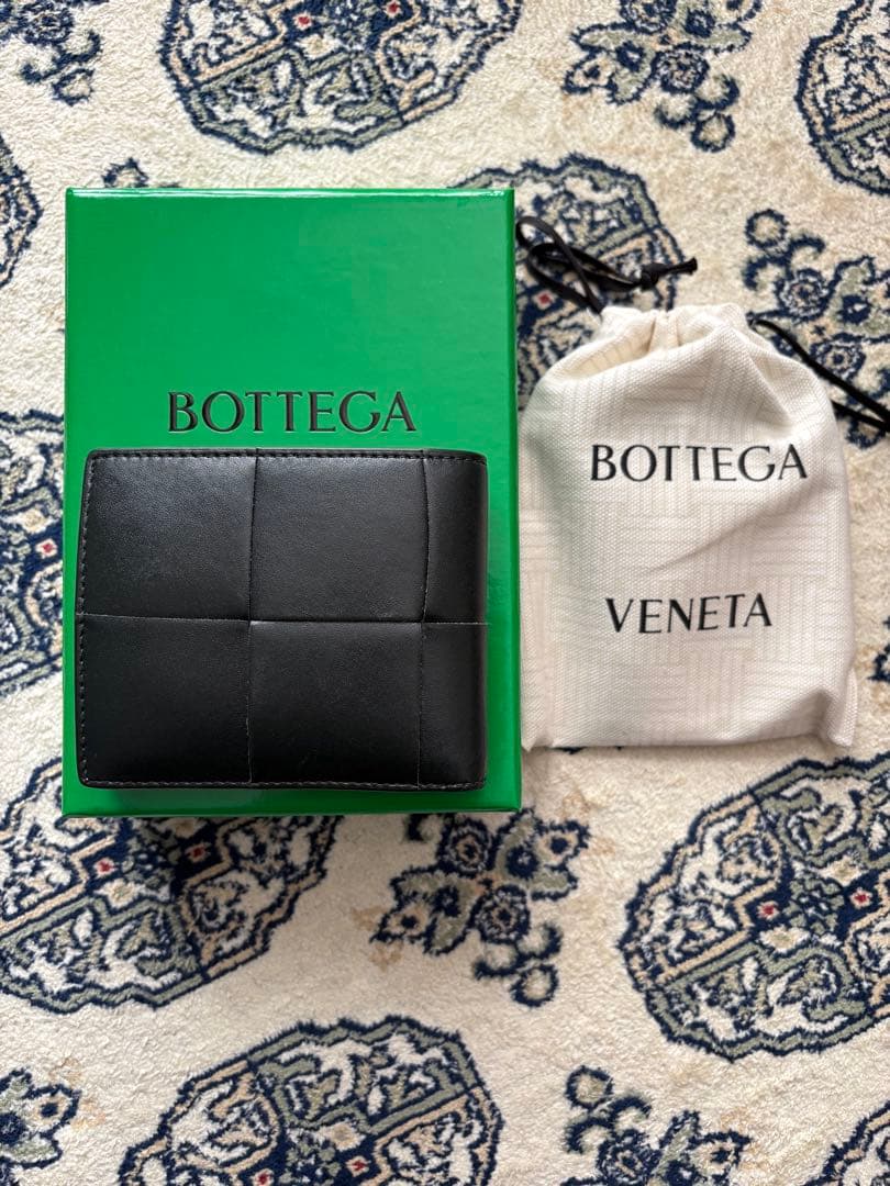 【値下げ】BOTTEGA VENETA カセット　二つ折り財布　ダークモス