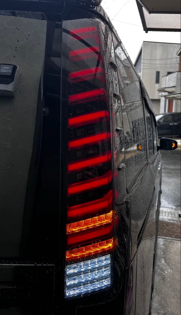 ダズフェローズ LEDテールランプ ヴォクシー80 ブラックスモーク