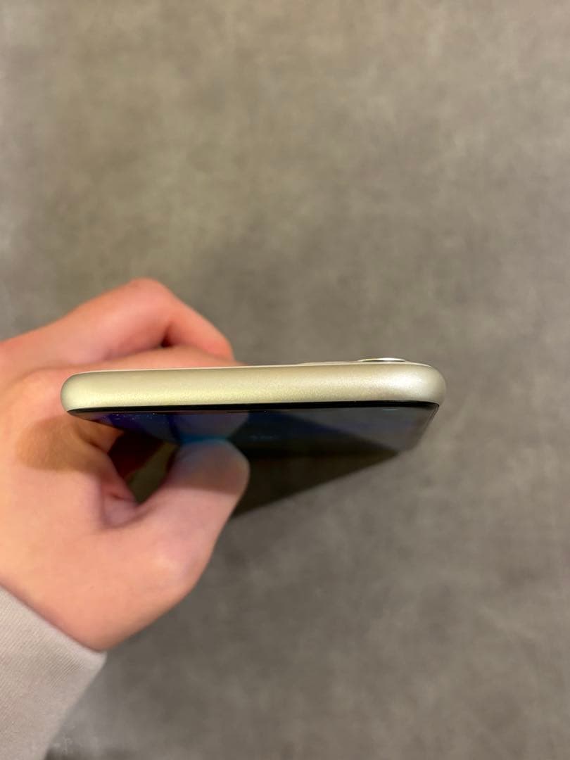 Apple iPhone 11 本体 128GB SIMフリー