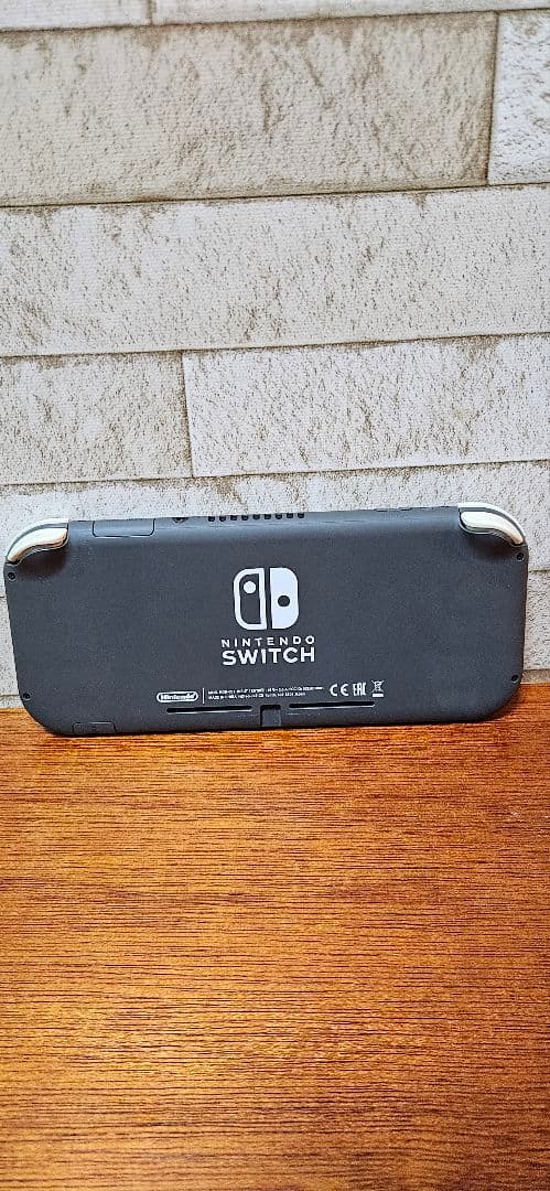 Nintendo Switch　ライトグレー　ゼルダの伝説ティアキン付き