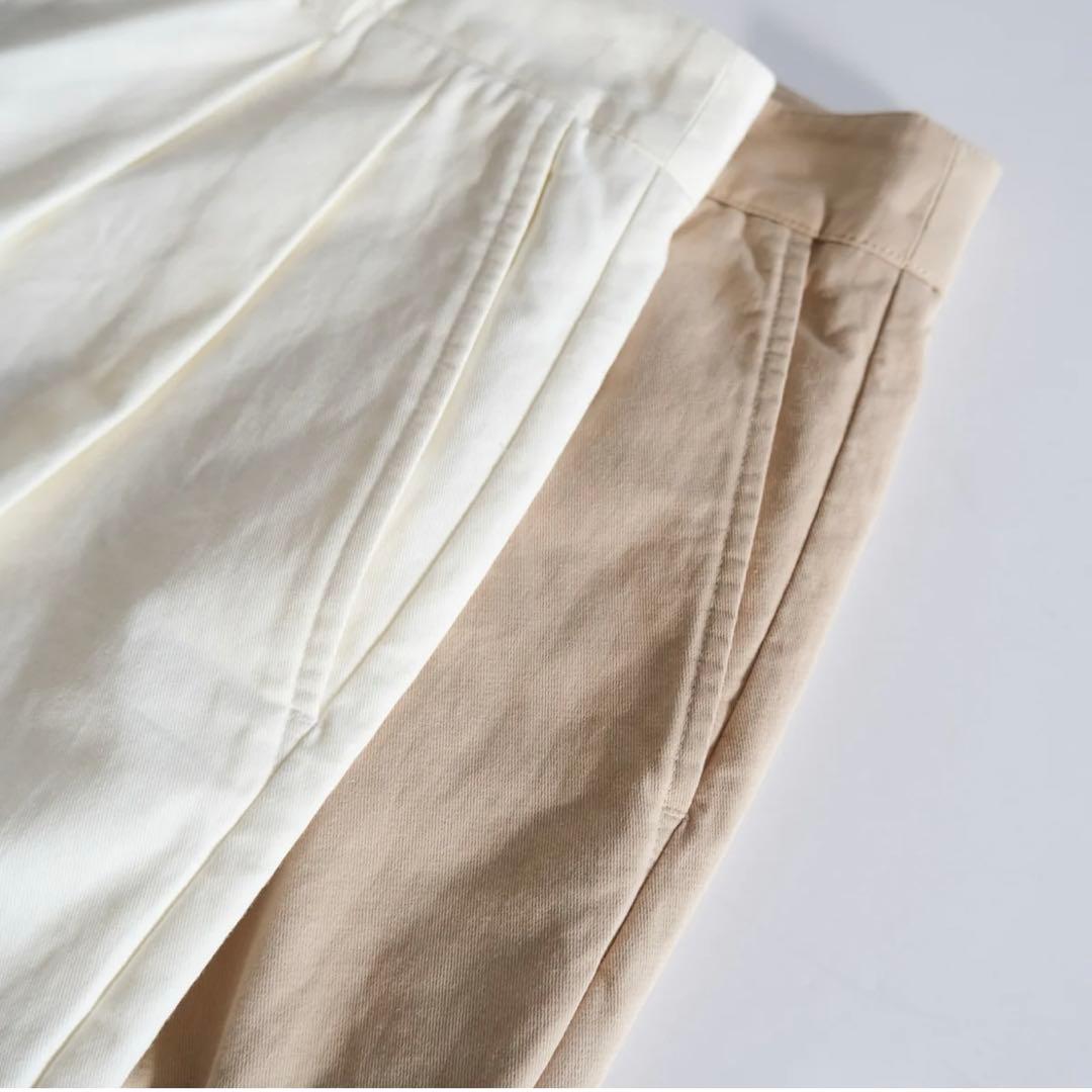 searoomlynn 2tuckハイウエストショートパンツ　オフホワイト