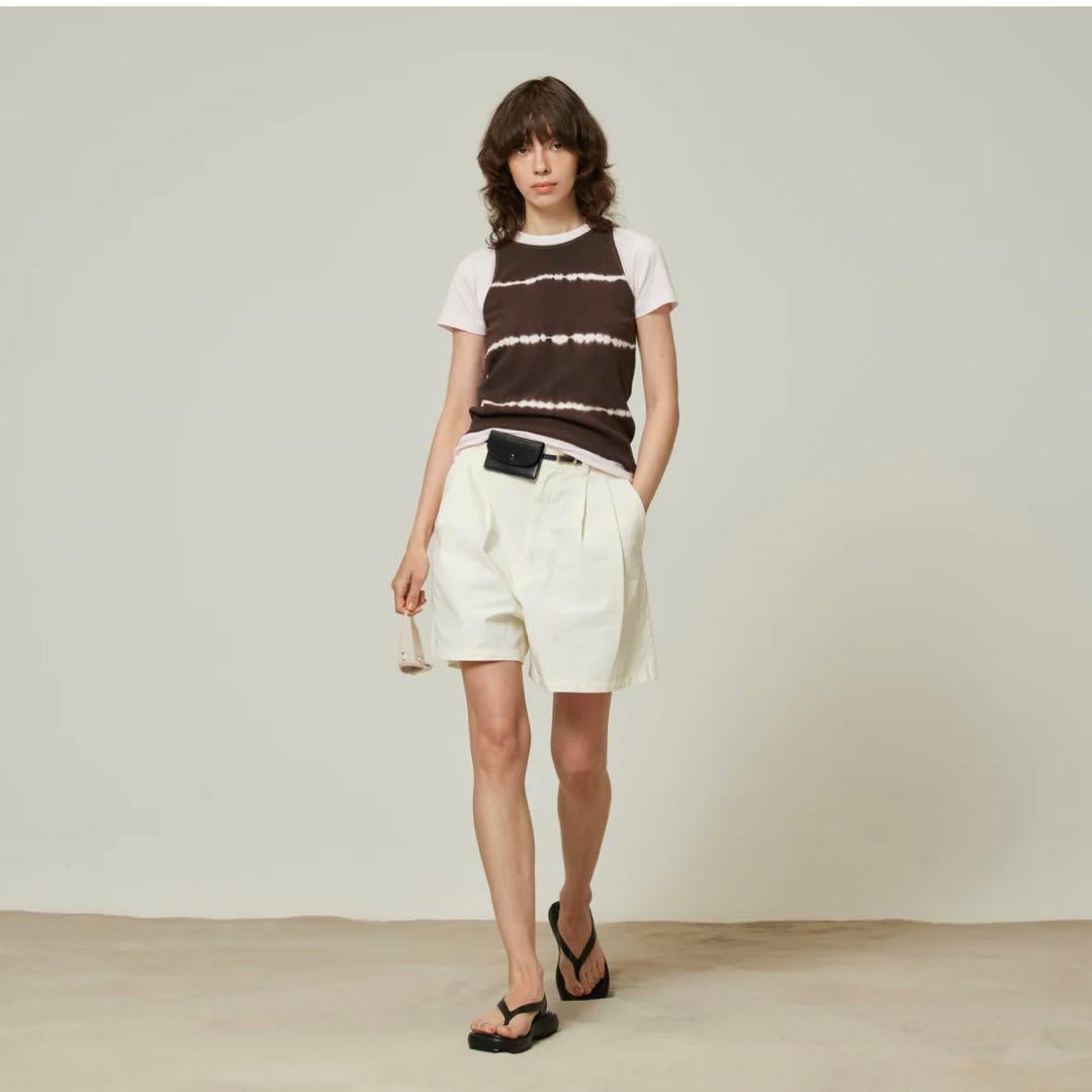 searoomlynn 2tuckハイウエストショートパンツ　オフホワイト