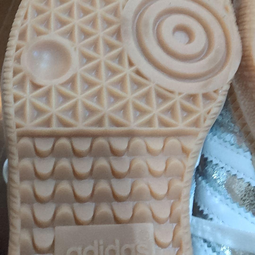 本日限定価格　アディダス　サンバ　２４センチ