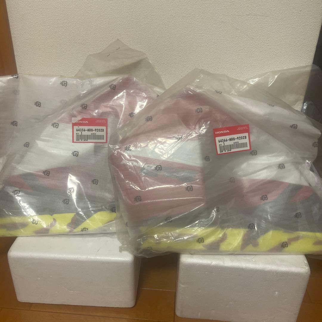 いぬ様用　RVF400 新品未開封　ミドルカウル　左右セット