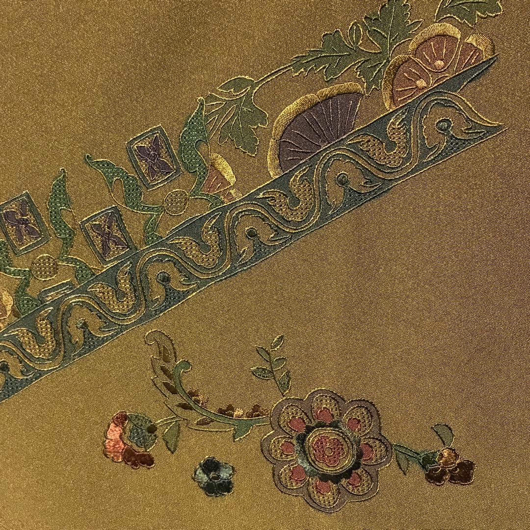 D52 訪問着 汕頭・蘇州刺繍 総刺繍 華文 唐草 正絹 着物 袷 未使用極美品