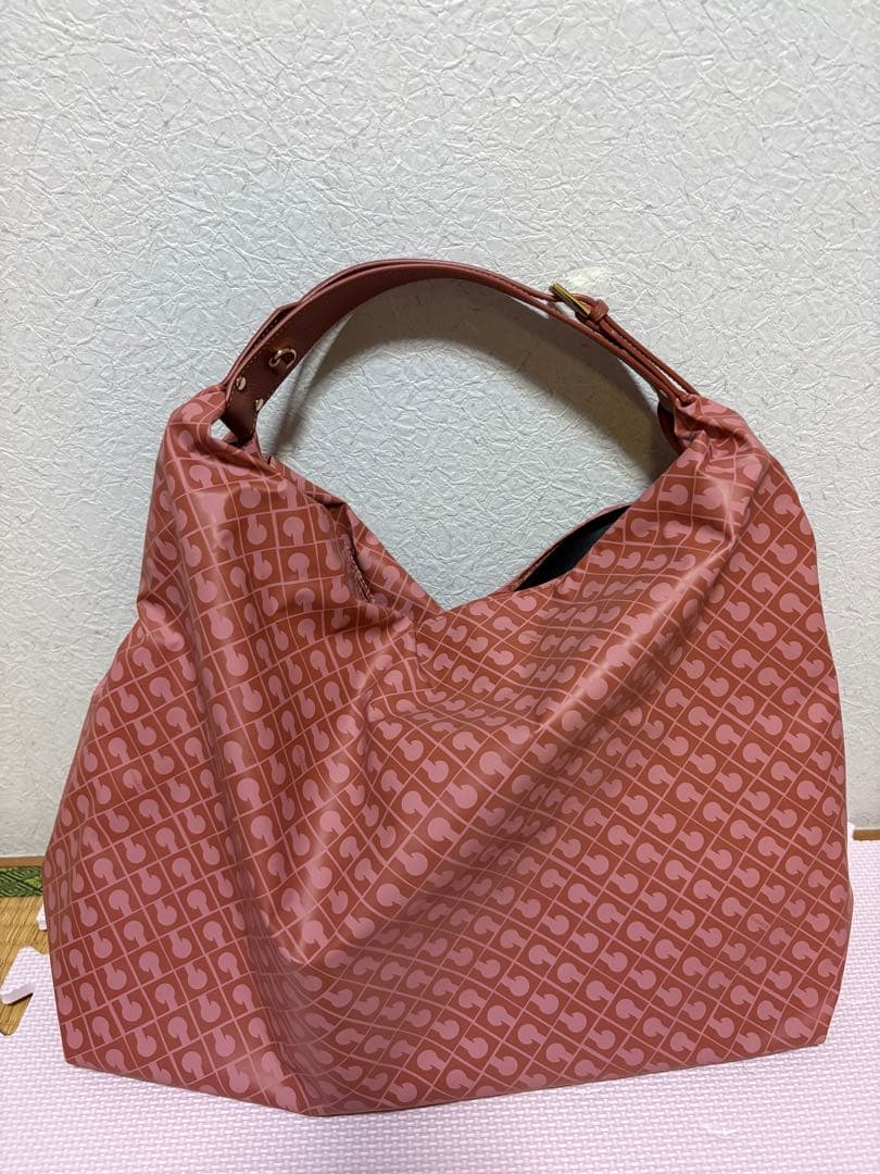 mitsurinさま ゲラルディーニ☆ソフティ☆ポーチ付きワンショルダー☆ピンク