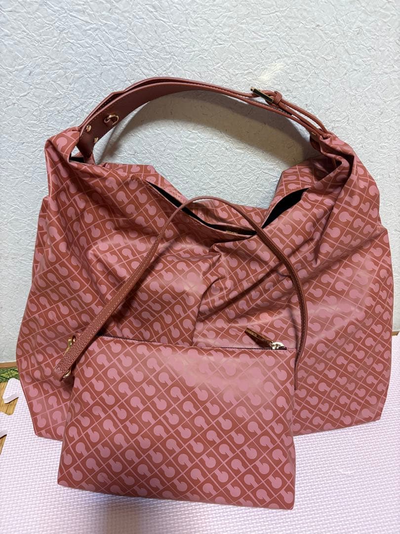 mitsurinさま ゲラルディーニ☆ソフティ☆ポーチ付きワンショルダー☆ピンク