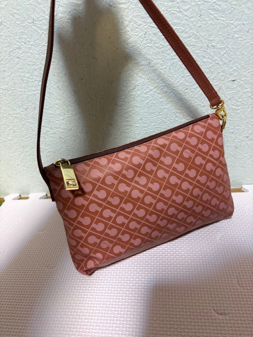 mitsurinさま ゲラルディーニ☆ソフティ☆ポーチ付きワンショルダー☆ピンク