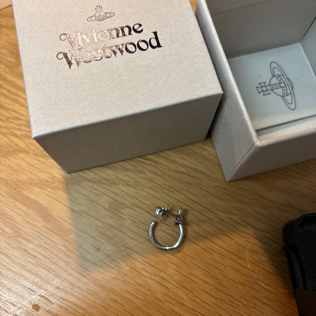 Vivienne Westwood シルバー フープピアス