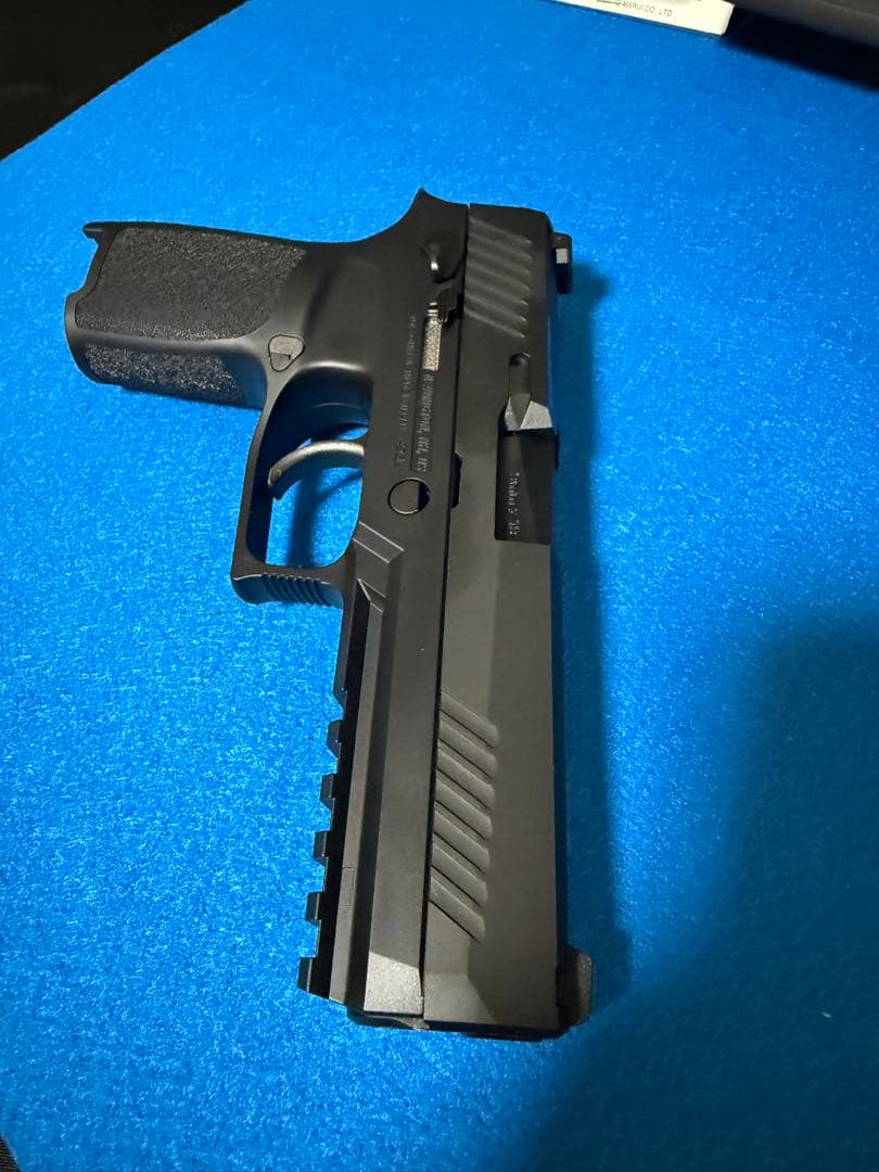 東京マルイ　P320 フルサイズモデル スペアマガジン2本付き　ガスガン