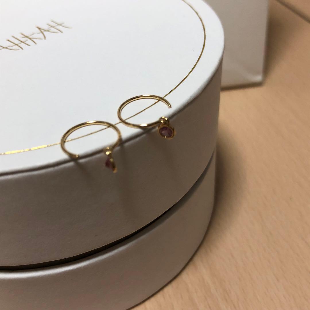 花 AHKAH K18イエローゴールド ピンクサファイアヌーディーピアス