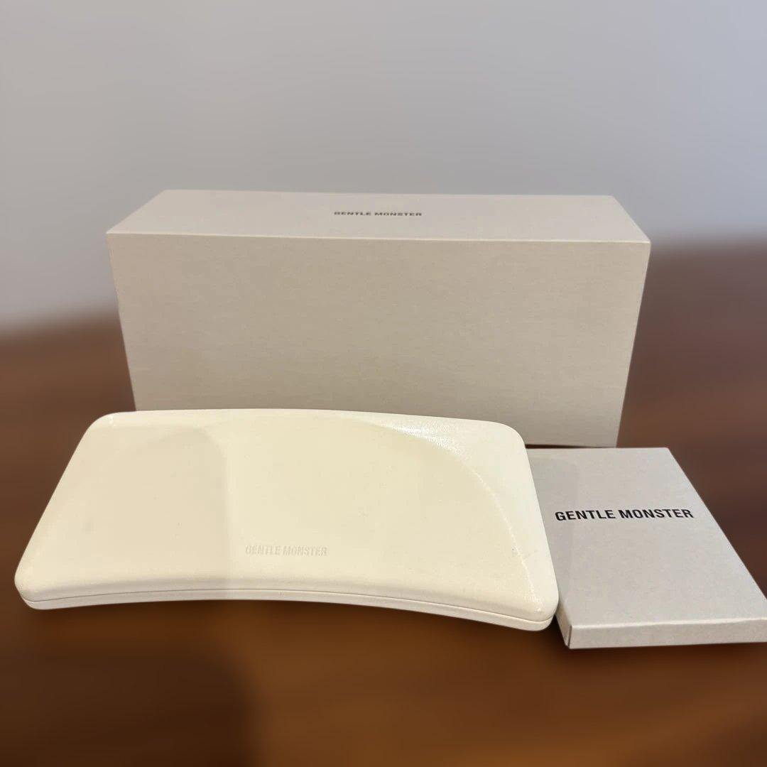 小物 GENTLE MONSTER NOMA