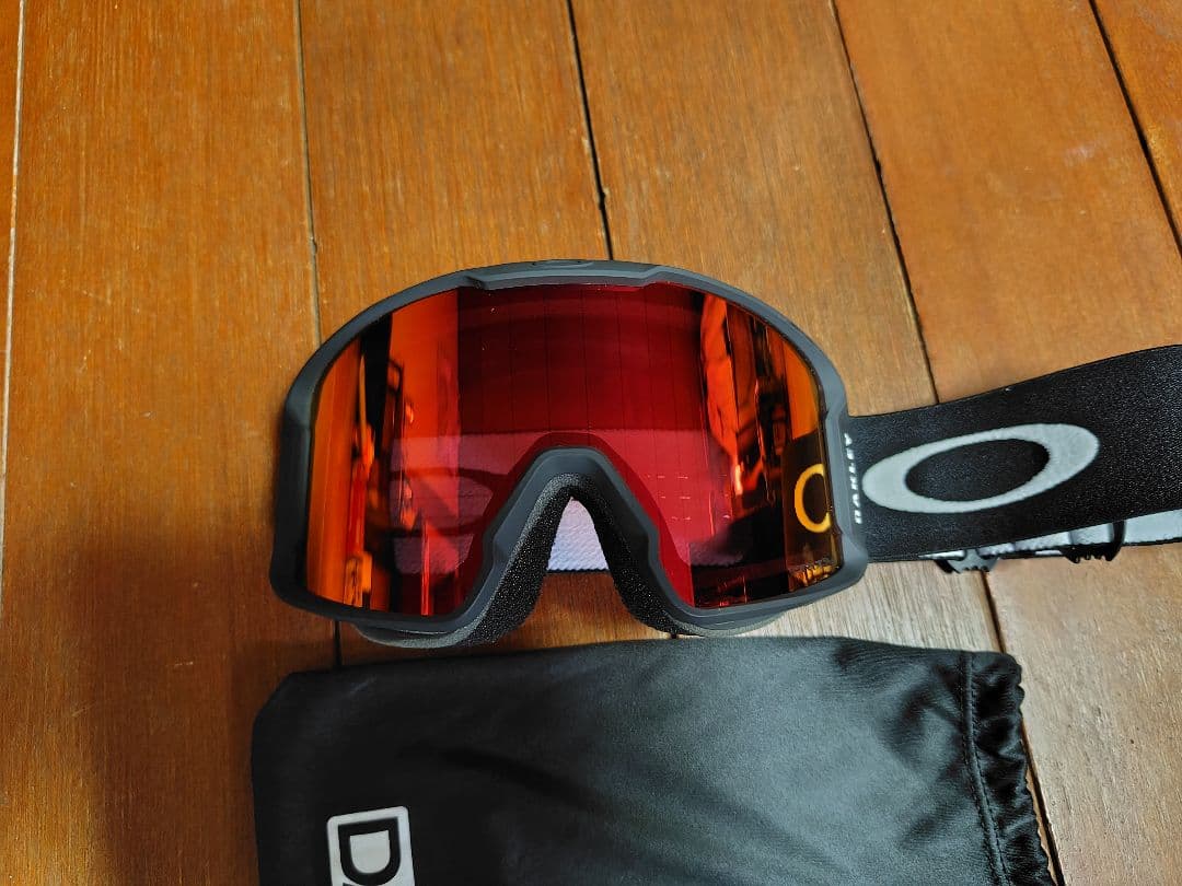 オークリー ゴーグル 赤レンズ 収納袋付き