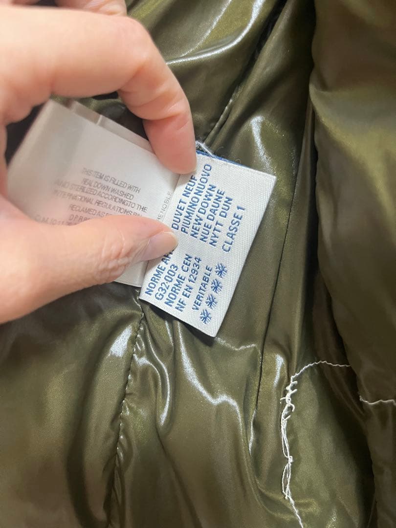 モンクレール ダウンベスト