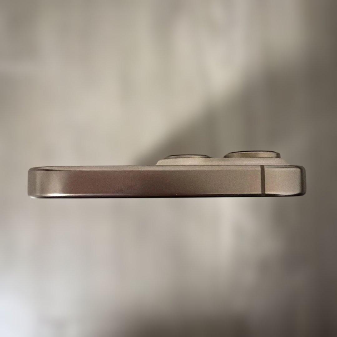 【美品】iPhone16 Pro Max 256GB デザートチタニウム