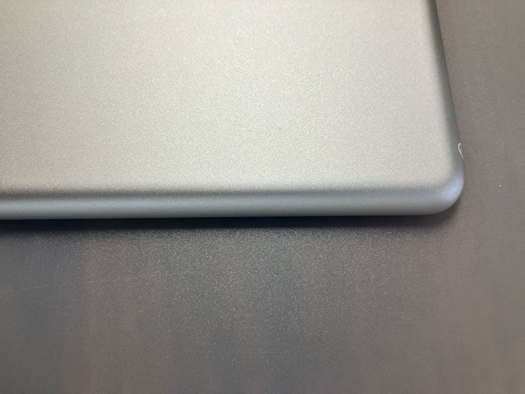 iPad (第5世代)Wifi 32GB シルバー　 A1822