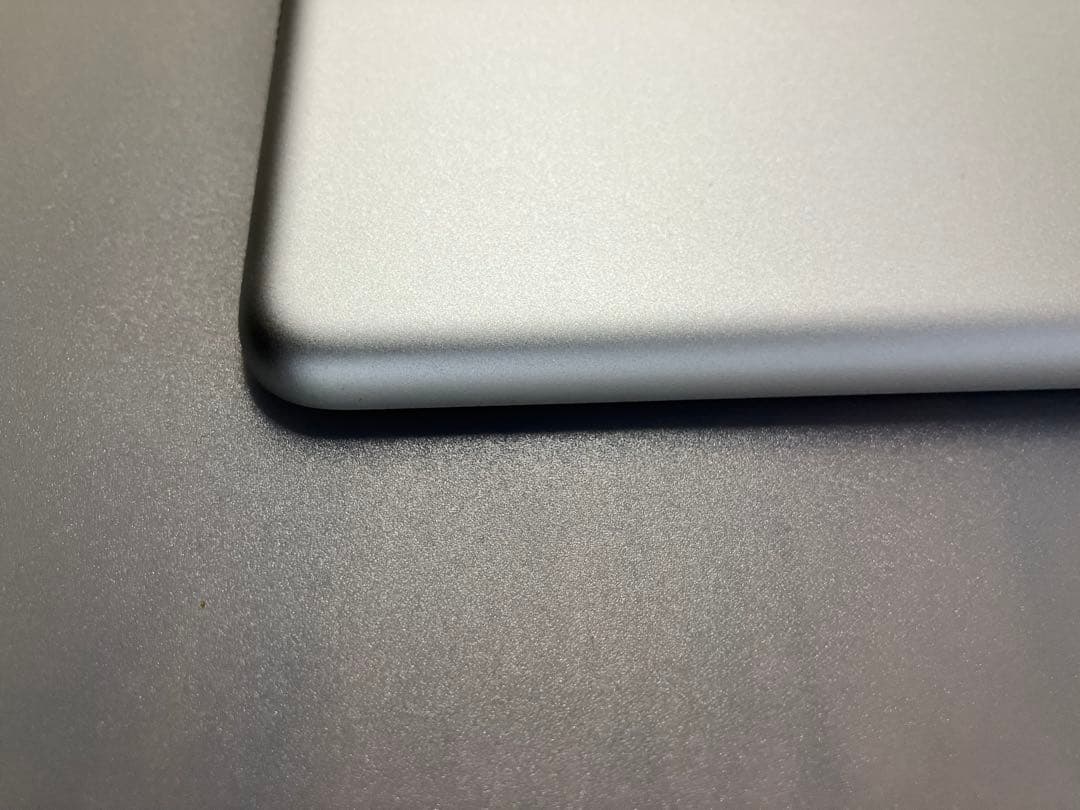 iPad (第5世代)Wifi 32GB シルバー　 A1822