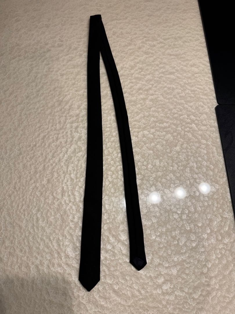 サンローラン パリ／無地ブラックネクタイ