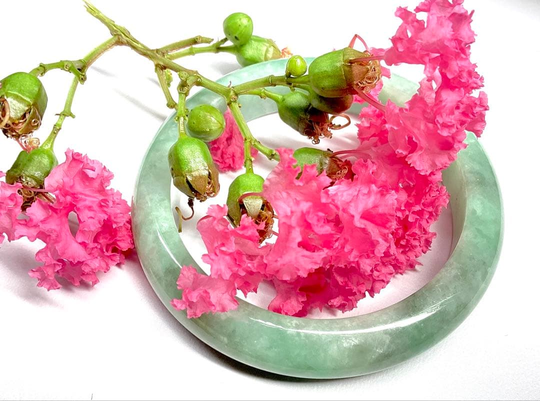 国内唯一の親方のバングル‼️国産品*糸魚川翡翠硬玉　絶品　一生物のお宝‼️　鑑別書付