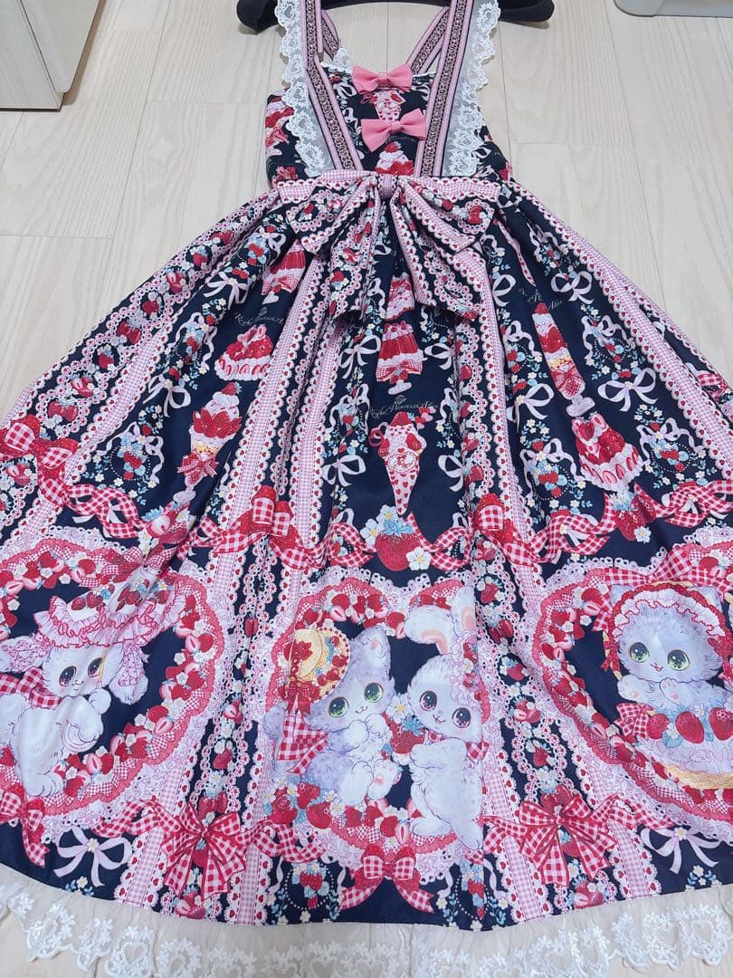 Strawberry Sweets・飴ノ森ふみかコラボ　ジャンパースカート（黒）