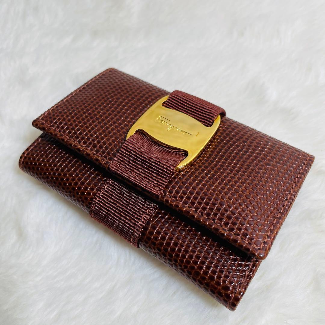 未使用保管品 フェラガモ ヴァラ リザード型押し キーケース レッド