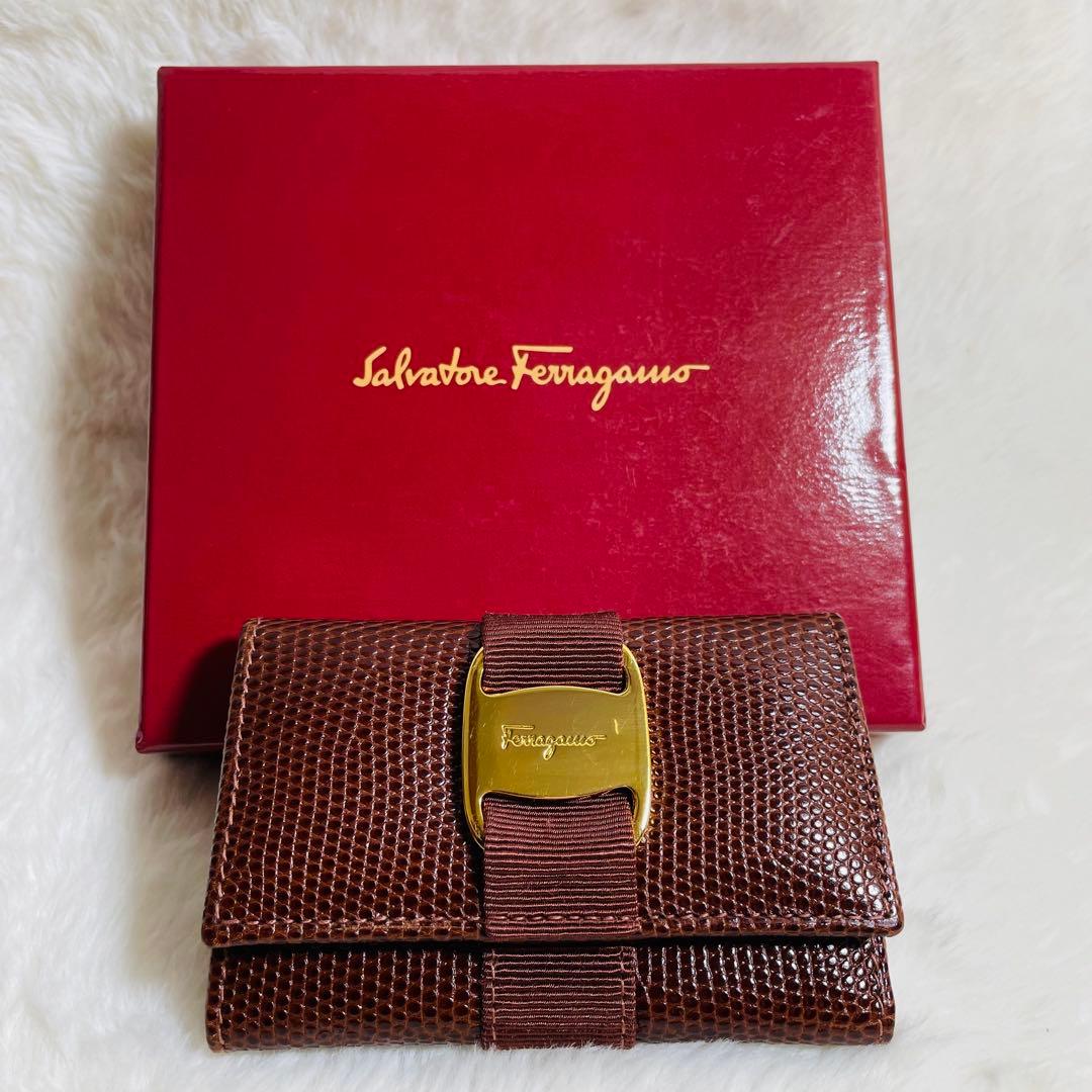 未使用保管品 フェラガモ ヴァラ リザード型押し キーケース レッド
