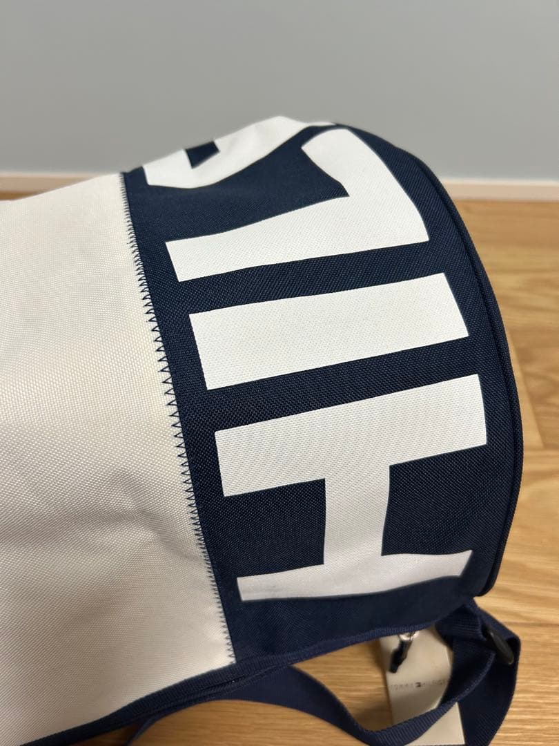 【新品】  トミーヒルフィガー　ドラムバッグ