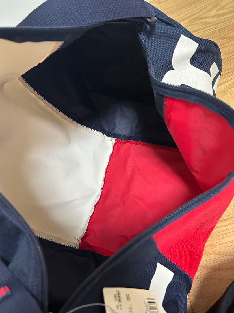 【新品】  トミーヒルフィガー　ドラムバッグ