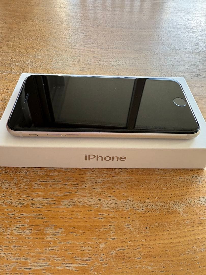 携帯電話本体 iPhone SE3 64GB starlight