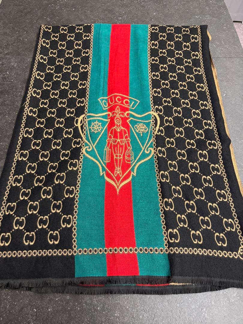 GUCCI マフラー 大判