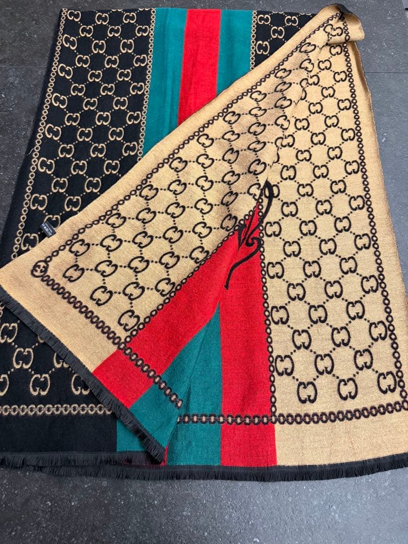 GUCCI マフラー 大判