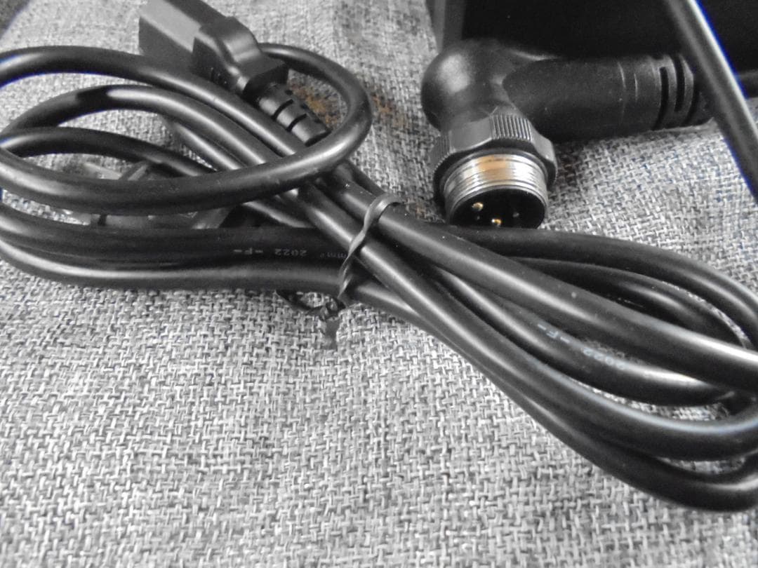 E-VINO 充電器　 B86-H2107-00 56V6A　ほぼ未使用美品