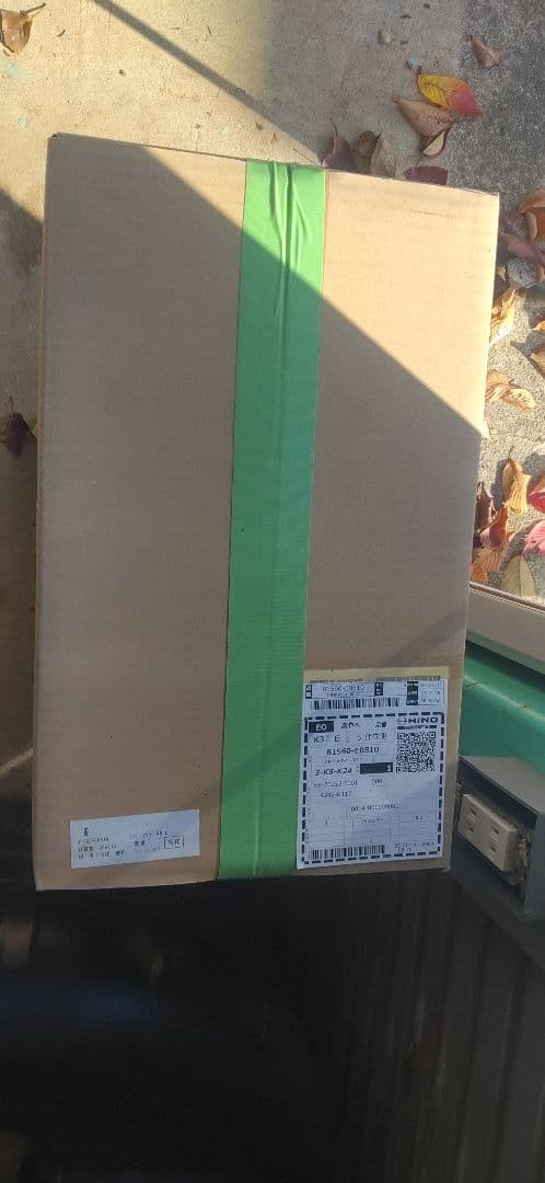 日野 プロフィア大型トレーラー 純正左テールランプ新品。