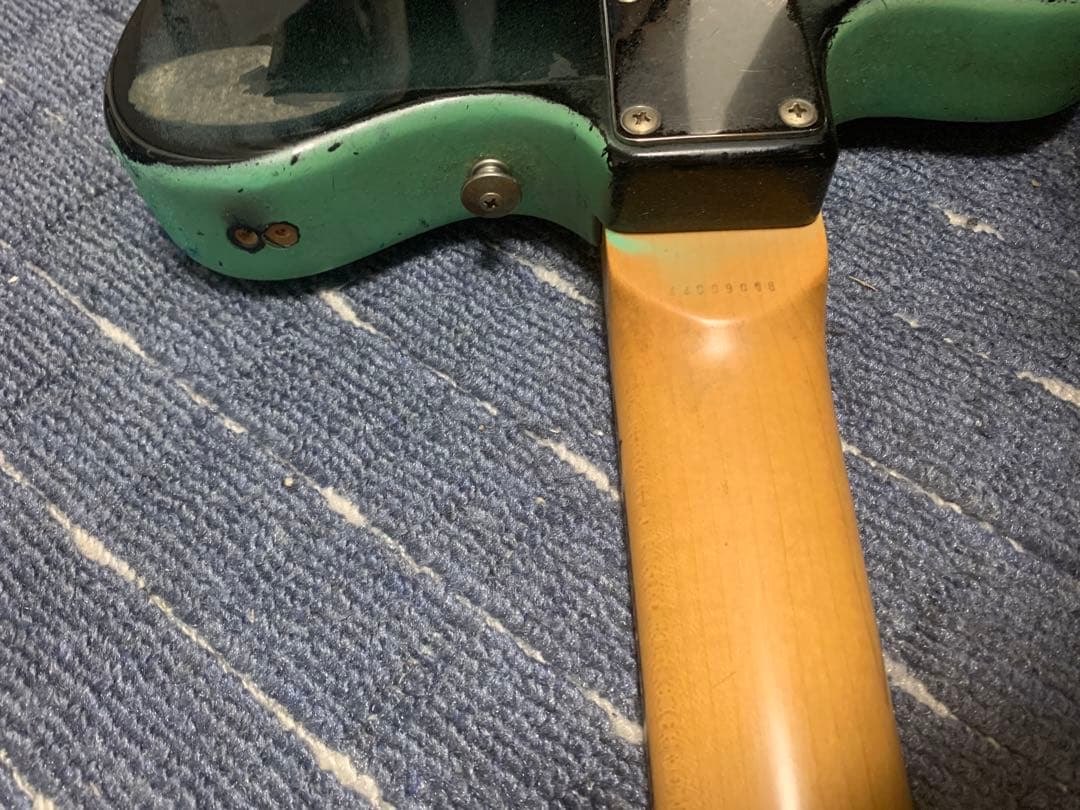 ベース Epiphone Non-Reverse Thunderbird