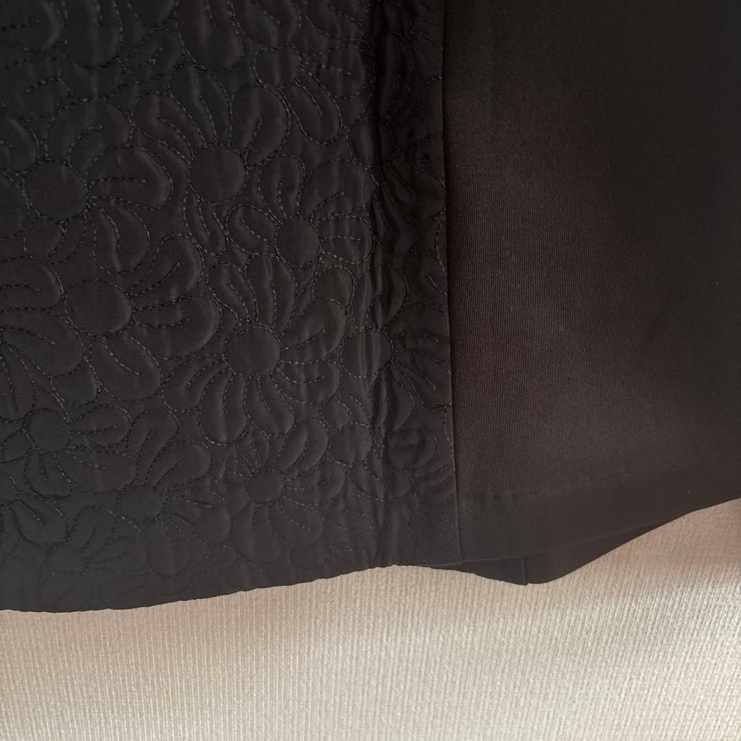 ビジュー付きブラックロングコート