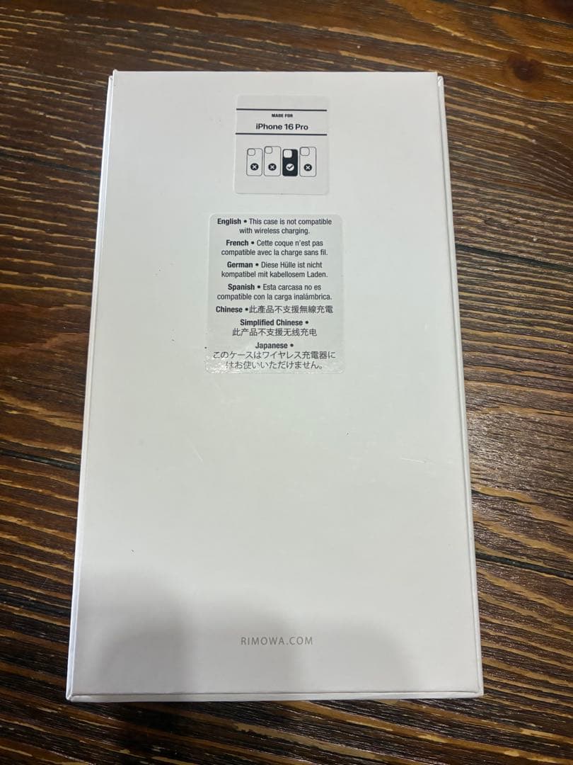 RIMOWA iPhone 16Pro用ケース 中古美品