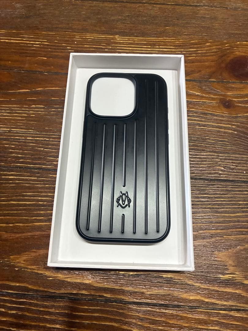 RIMOWA iPhone 16Pro用ケース 中古美品