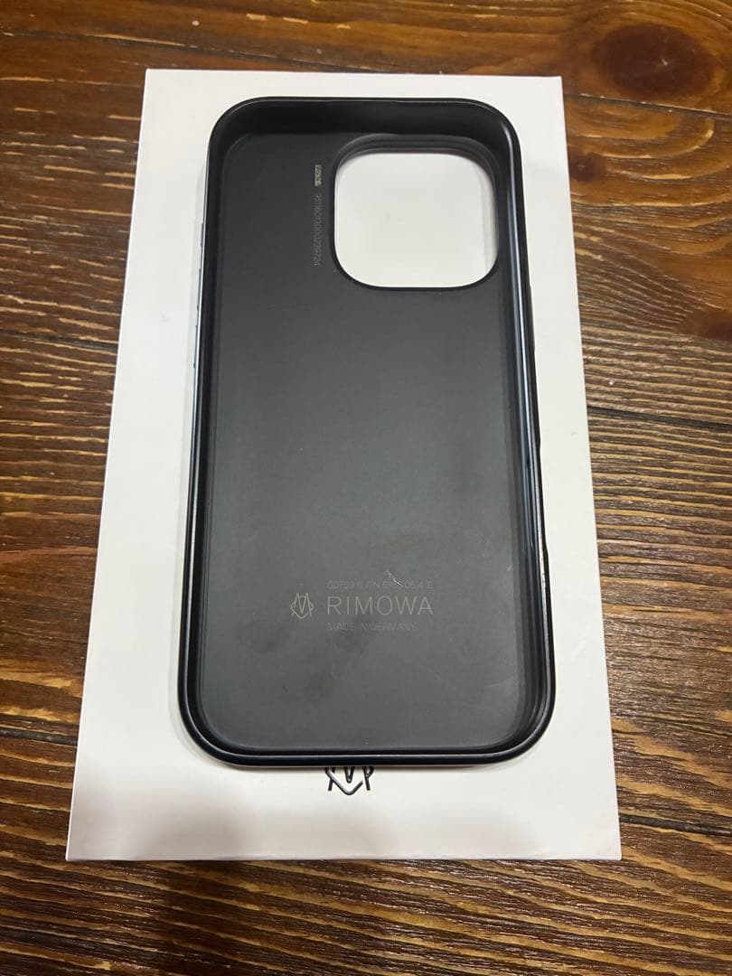 RIMOWA iPhone 16Pro用ケース 中古美品