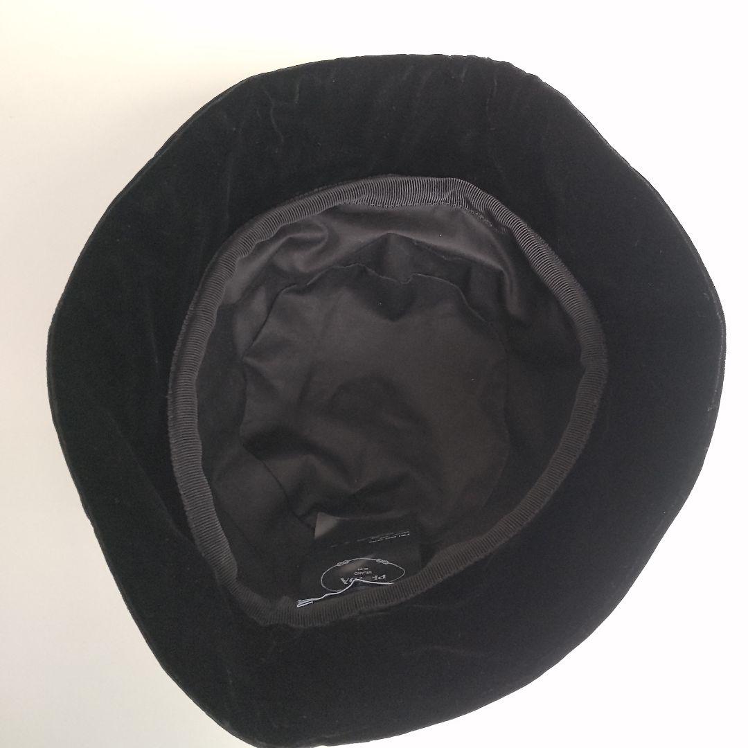 美品 23AW プラダ ゴールド 三角ロゴ ベロア バケットハット ブラック S