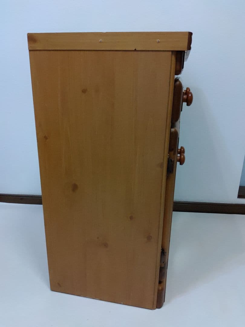 カントリー家具　北欧風　ガラス キャビネット　引き出し2杯　高さ調整棚板2枚