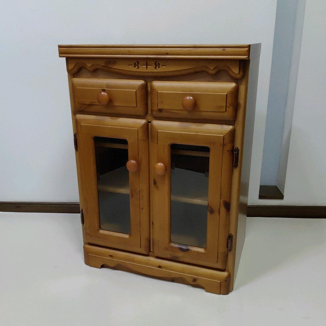 カントリー家具　北欧風　ガラス キャビネット　引き出し2杯　高さ調整棚板2枚