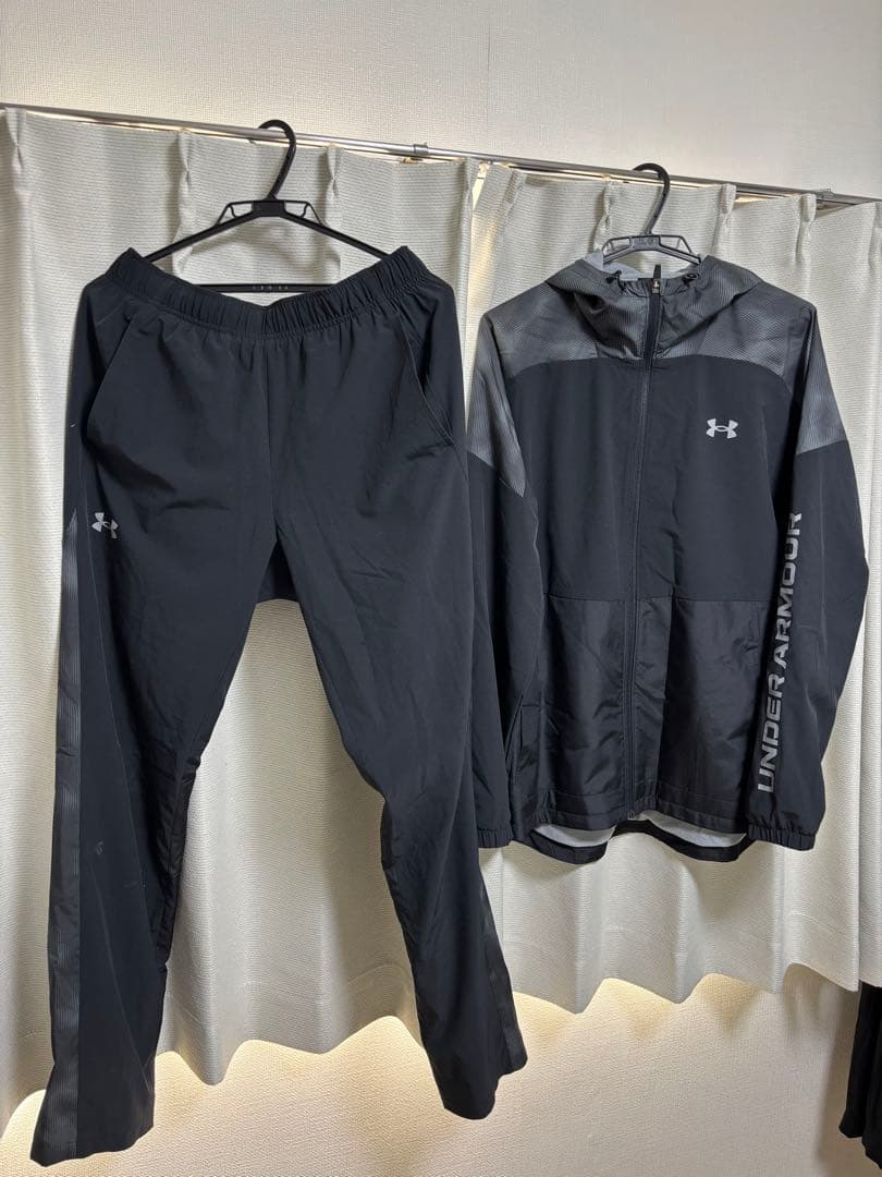 アンダーアーマー上下　ウィンドブレーカー　トレーニングウェア　裏起毛　ストレッチ